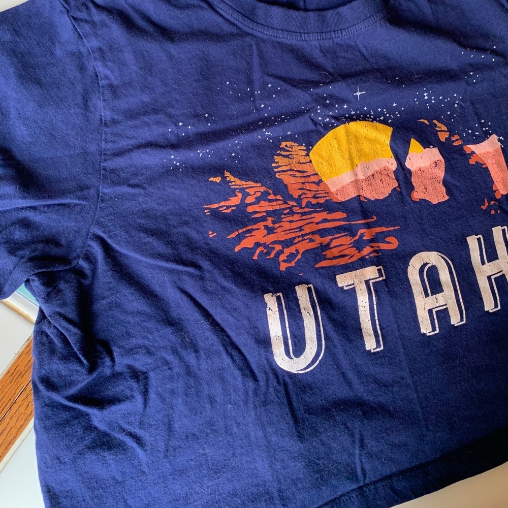 𝗦𝗢𝗟𝗗 Utah Sunset Red Rocks Cropped T-Shirt